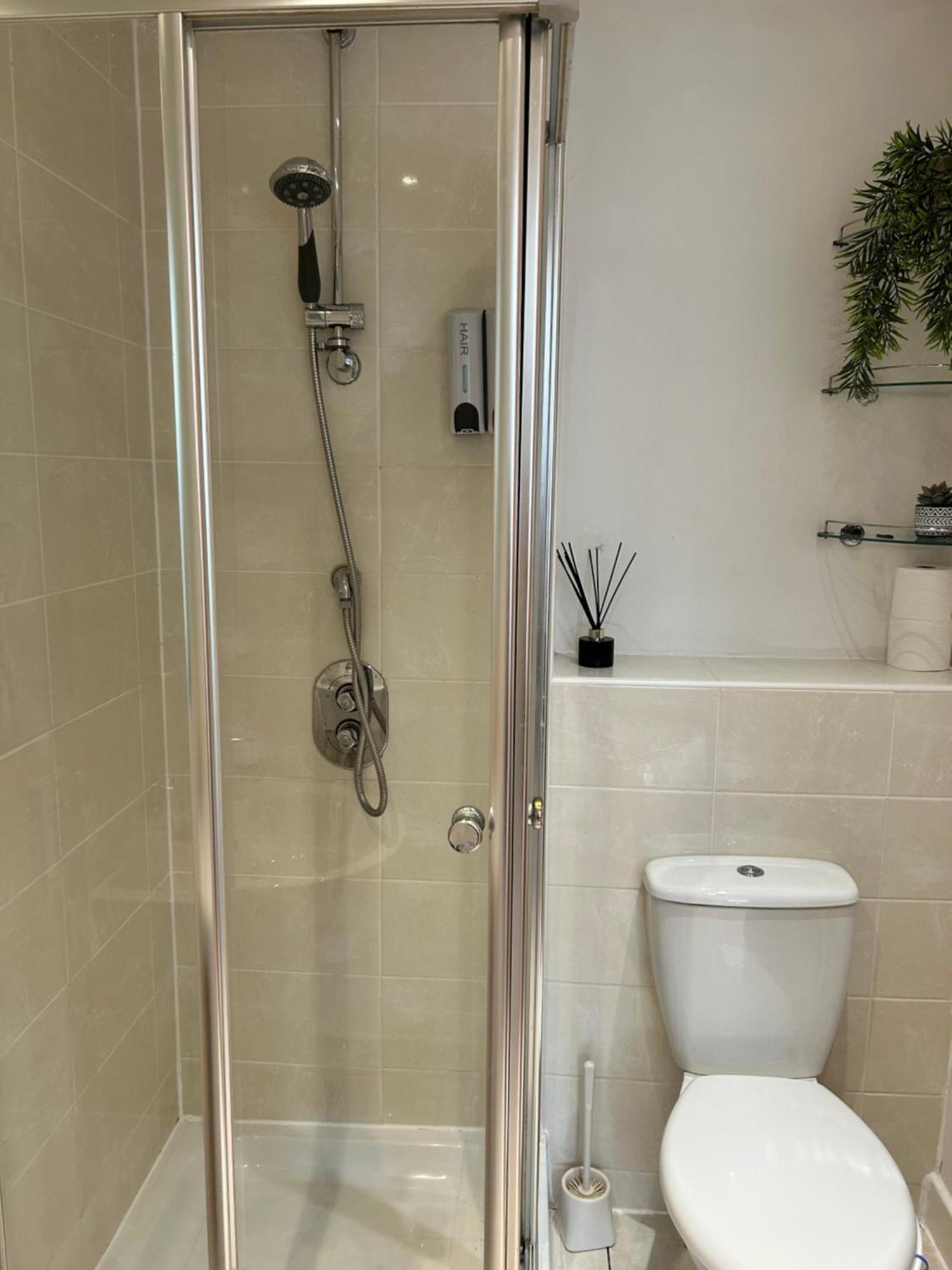 City Centre Apartment. Wrexham Dış mekan fotoğraf