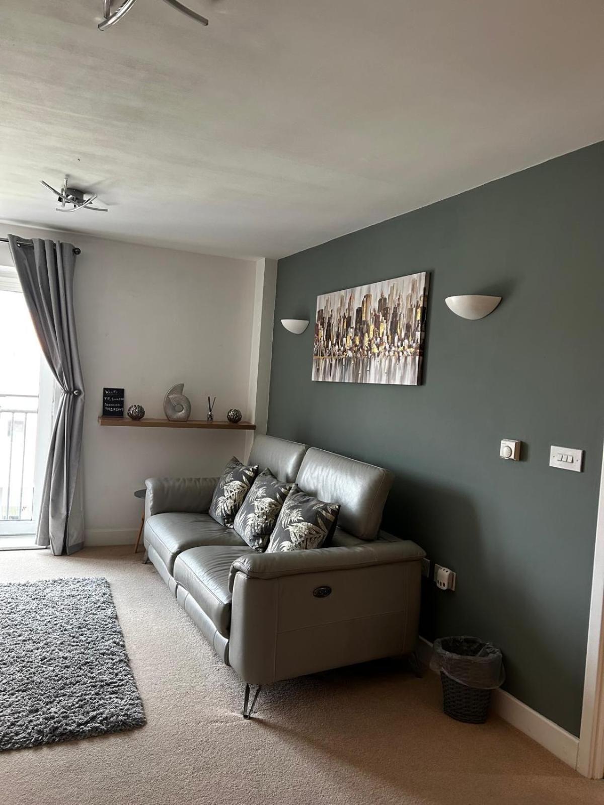 City Centre Apartment. Wrexham Dış mekan fotoğraf